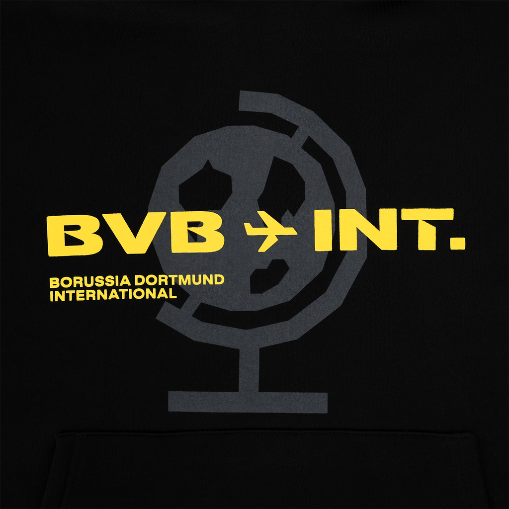 インターナショナル・コレクションのブラックのBVBフーディ。黄色のBVB INT.ロゴと、スタイリッシュな地球儀のデザインが施されています。