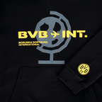 Sweat à capuche noir « International » du BVB, orné d'un logo jaune du BVB et de détails en forme de globe ; un article de fan élégant pour les supporters du Borussia Dortmund.