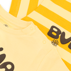 BVB T-Shirt-Set für Baby und Kleinkinder in gelb-schwarz mit gestreiftem Muster und Blumenmotiv, idealer Fanartikel für die jüngsten BVB-Fans.