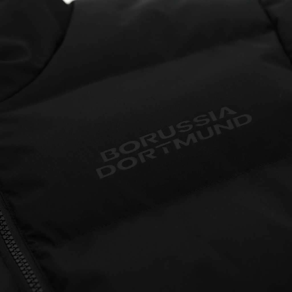 Giacca reversibile nera del BVB con scritta riflettente “Borussia Dortmund”, ideale per i tifosi del Borussia Dortmund.