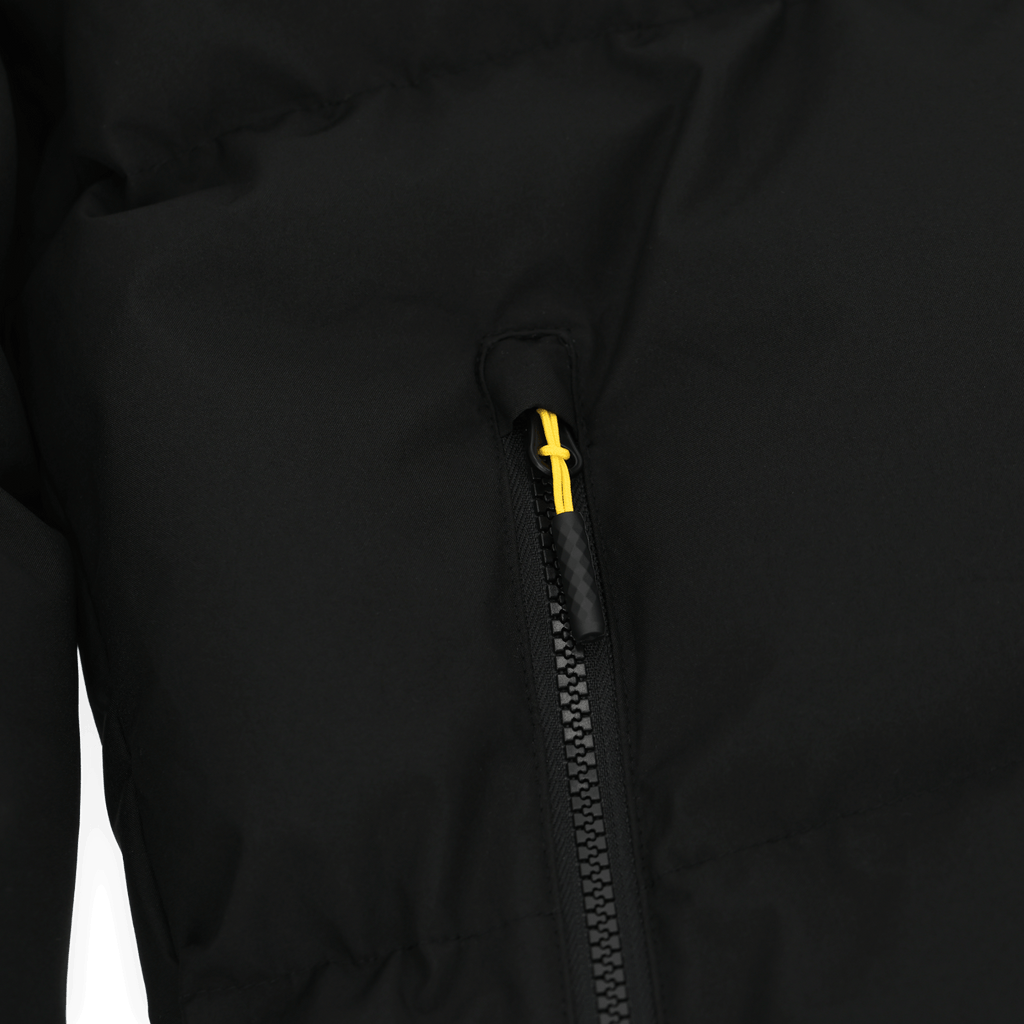 Immagine dettagliata della giacca invernale del BVB nei colori nero e giallo con cerniera gialla, ideale per le giornate fredde.
