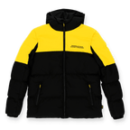 Giacca invernale nero-gialla del Borussia Dortmund con design trapuntato, cerniera e scritta “Borussia Dortmund” sul petto, vista frontale
