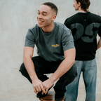 T-shirt BVB Urban Tee Graffitii délavé, au design décontracté et avec l'inscription « BVB » en jaune, idéal pour les fans et les loisirs.