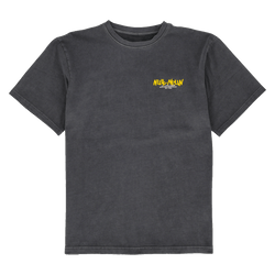 Camiseta urbana negra del BVB de la colección, con el logotipo «Null Neun» en amarillo con efecto graffiti en el pecho, diseño moderno para aficionados.