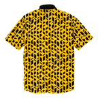 Camicia del BVB Festival nei colori nero e giallo, con un motivo grafico moderno e maniche corte; vista posteriore.