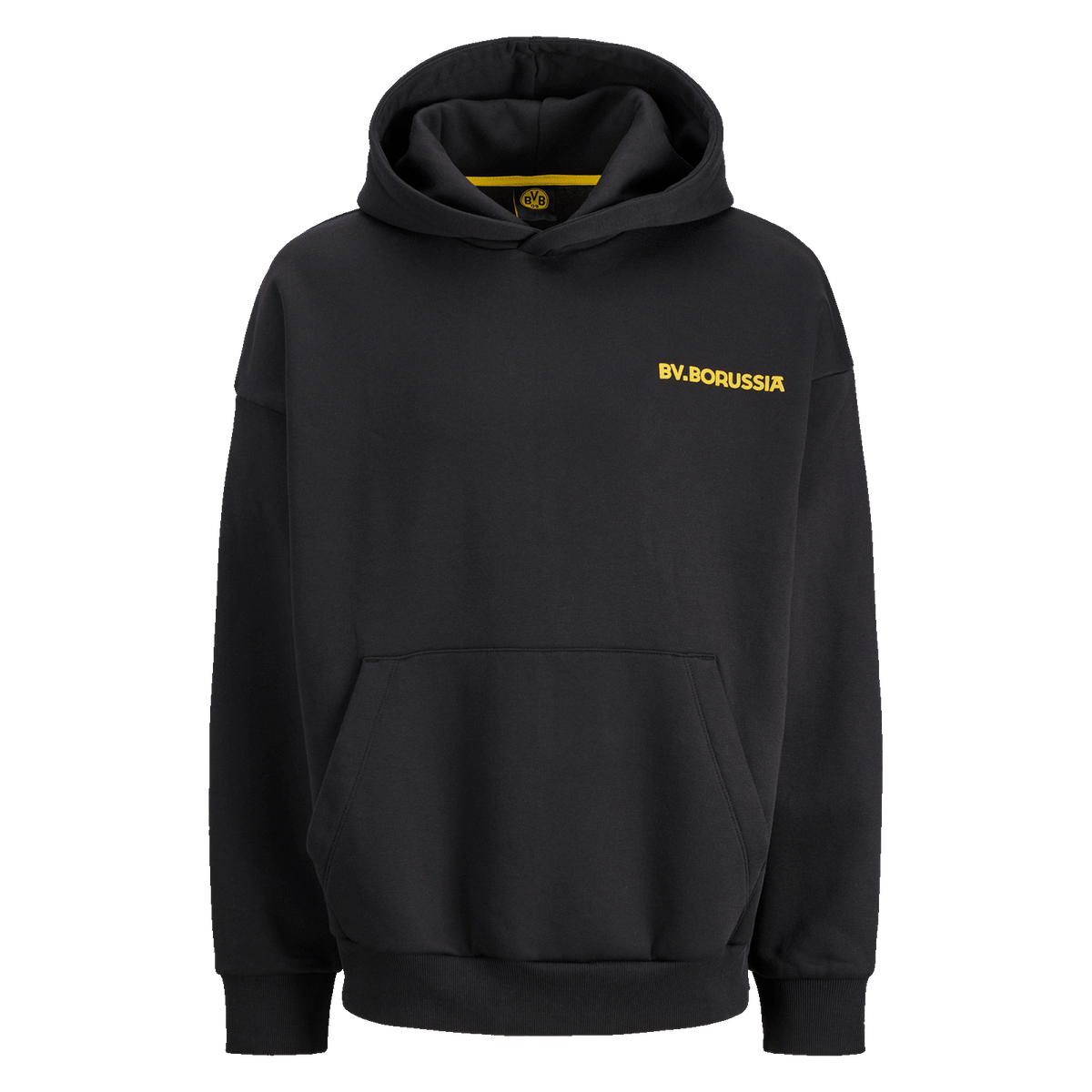 Der schwarze BVB-Hoodie 'Rote Erde' mit gelbem BV.BORUSSIA-Schriftzug auf der Brust, Kapuze und gemütlicher Kängurutasche, perfekter Fanartikel für Borussia Dortmund Fans.