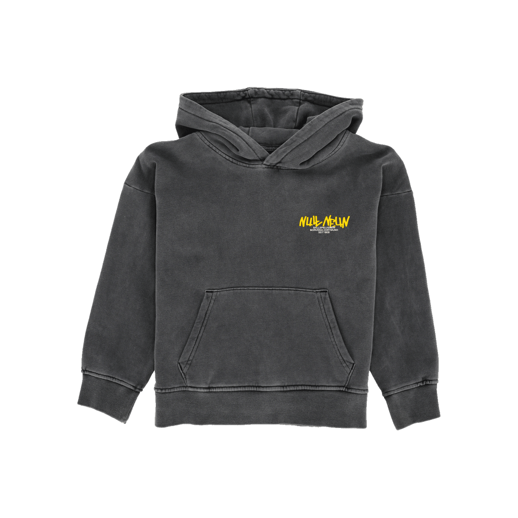 Sweat à capuche noir pour enfants du BVB, dans un style graffiti urbain, avec l'inscription « Null Neun » en jaune sur le devant, idéal pour les jeunes supporters du Borussia Dortmund.