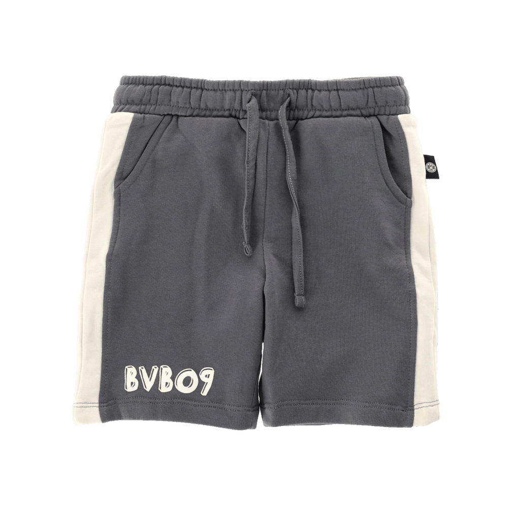 Pantalones cortos de chándal grises para niños del BVB con diseño «color block», inserciones laterales blancas y el logotipo del BVB 09, ideales para el tiempo libre y el deporte.