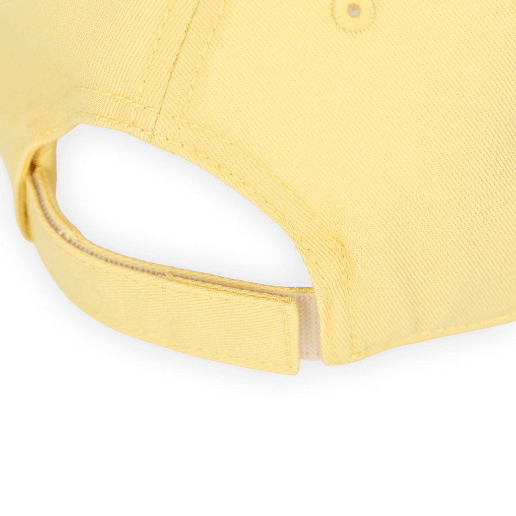 Gorra amarilla para bebé con el diseño del BVB y cierre ajustable; vista detallada del lateral.