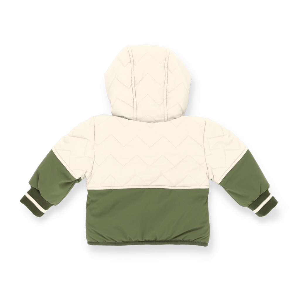 Veste d'hiver bicolore du BVB pour bébés et jeunes enfants, en vert et crème, avec motif matelassé, capuche et manches longues, idéale pour les journées froides.