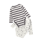Conjunto de dos bodies del BVB para bebés, compuesto por un body de manga larga a rayas en blanco y negro y un body blanco con motivos de fútbol y abejas.