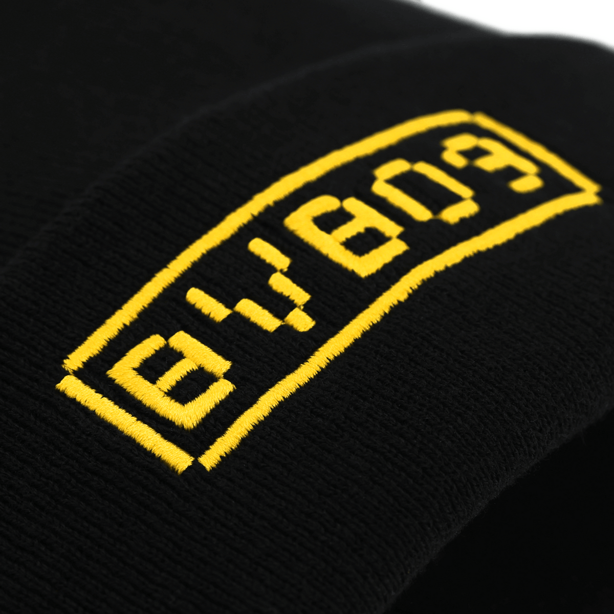 这款黑色与黄色相间的多特蒙德（BVB）儿童毛线帽上绣有醒目的BVB标志，是时尚的球迷配饰。