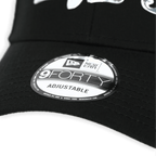 Black BVB New Era 9Forty cap with an adjustable strap, high-quality design, and BVB logo. Perfect for Borussia Dortmund fans.