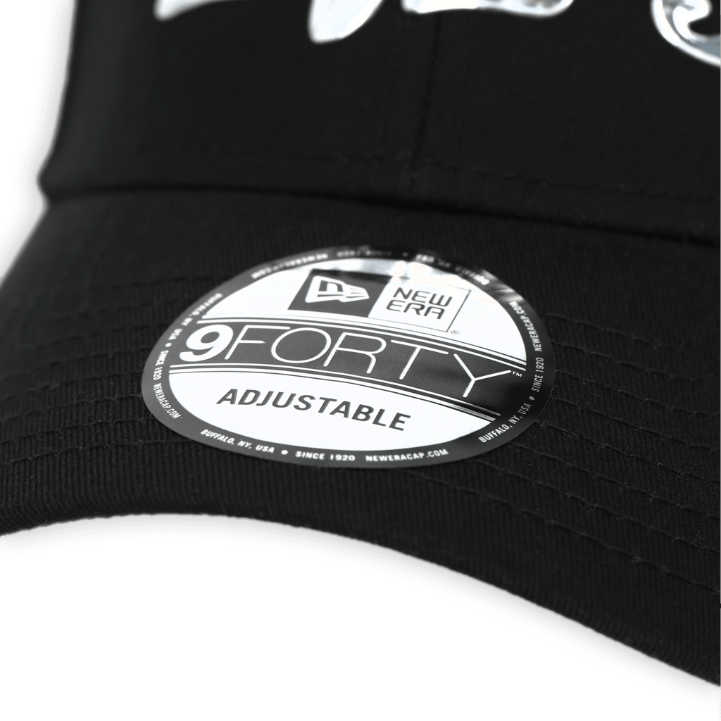 Schwarze BVB-Mütze New Era 9Forty mit verstellbarem Verschluss, hochwertigem Design und BVB-Logo. Perfekt für Fans von Borussia Dortmund.