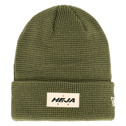 Bonnet BVB New Era Waffle de couleur olive avec écusson HEJA BVB, idéal pour les supporters du Borussia Dortmund.