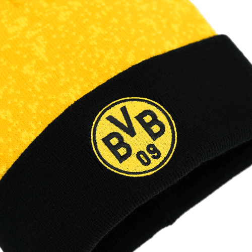 BVB Bommelmütze in schwarzgelbem Design mit gesticktem BVB 09-Logo auf der Vorderseite, ein stilvolles Accessoire für Fans.