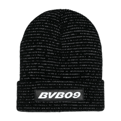 反射素材を使用し、BVB09のロゴが入った黒色のBVBキッズキャップ。ボルシア・ドルトムントのファンに最適です。