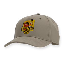 Beige Herren Cap mit Ernie und Bert Motiv aus der Sesamstraße und BVB 09 Logo, perfektes Accessoire für Fans.