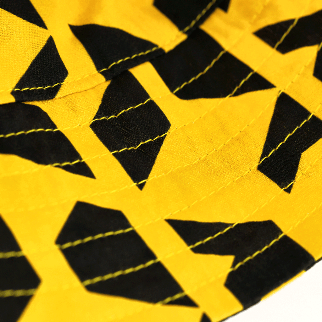 BVB Festival II: cappello da pescatore nei colori nero e giallo con un caratteristico design del BVB, un accessorio moderno per i tifosi del Borussia Dortmund.
