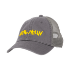 Questo cappellino grigio del BVB con il logo "NULL NEUN" in stile graffiti giallo è un accessorio alla moda per i bambini piccoli, realizzato con un tessuto a rete traspirante sul retro.