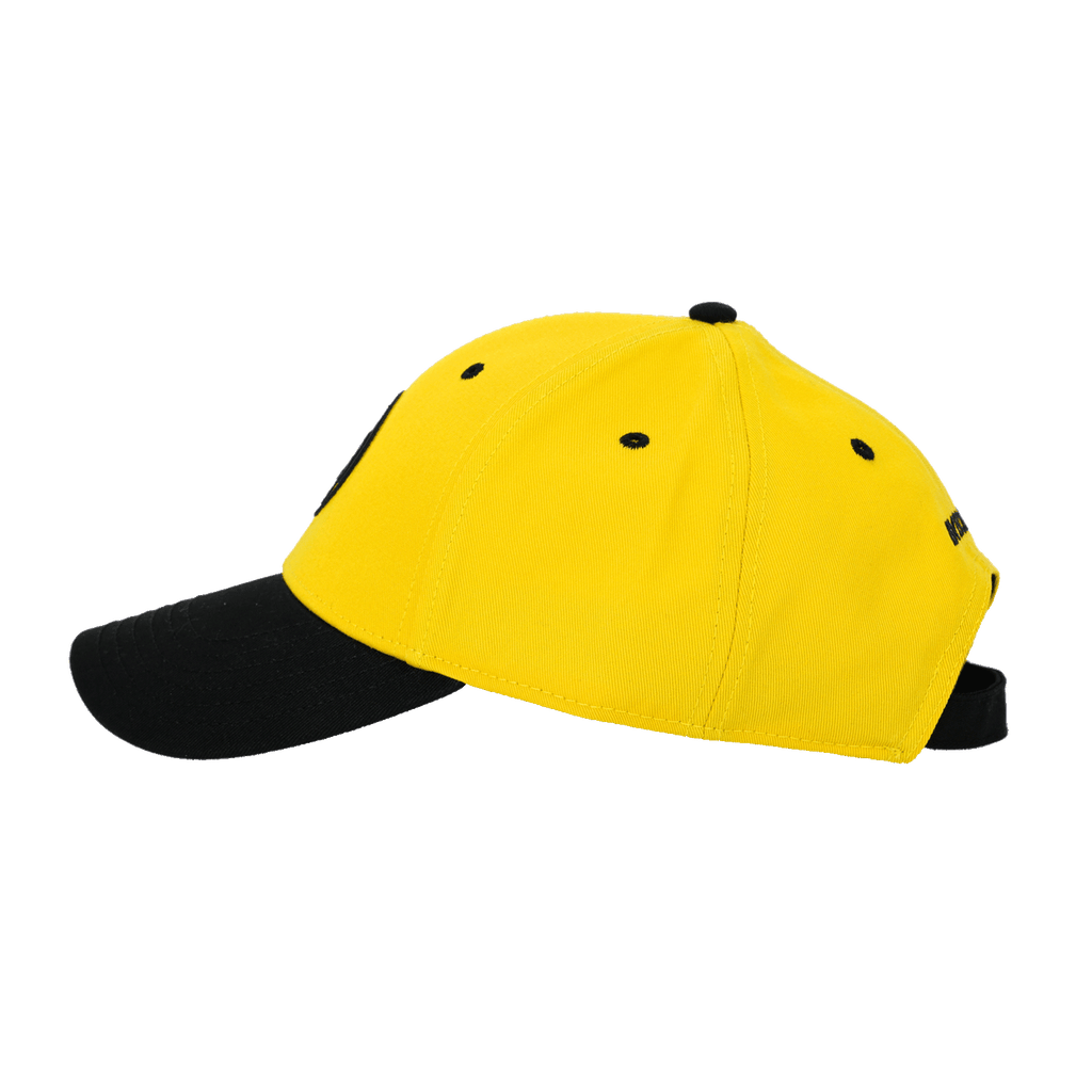 Cappellino del BVB nero e giallo dal design accattivante, con visiera nera e logo BVB ricamato. Ideale per i tifosi del Borussia Dortmund.