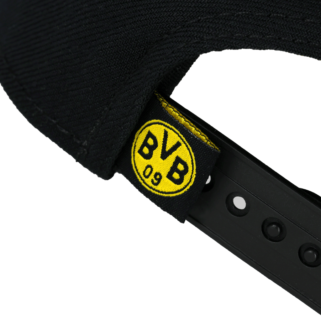 Schwarze BVB-Snapback-Mütze für Kinder mit gelbem BVB 09-Logo und verstellbarem Verschluss.