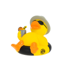 Pato de baño del BVB de vacaciones, diseñado con los colores del club, negro y amarillo, con gafas de sol, sombrero para el sol y un flotador con el logotipo del BVB.