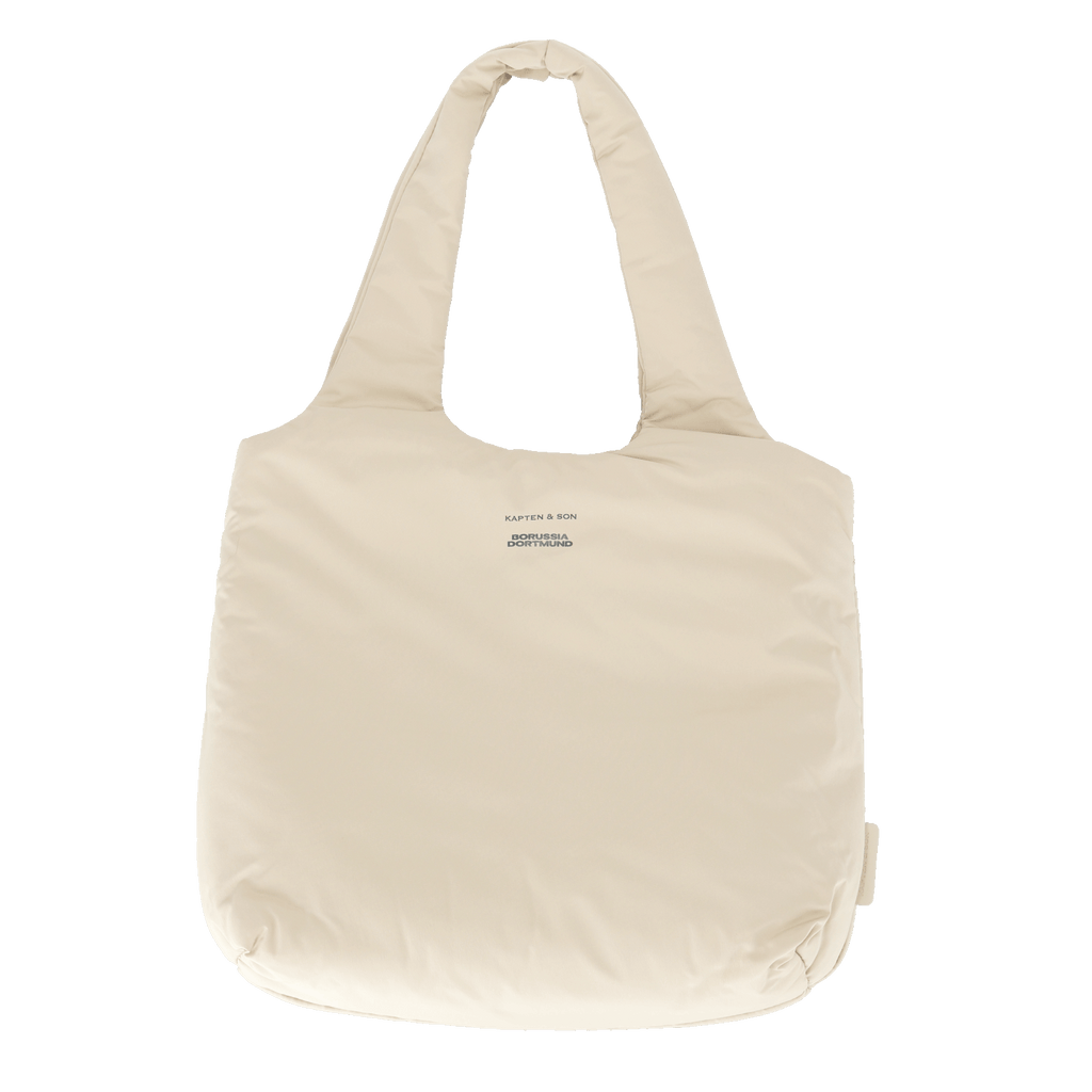 Bolso Skara Cloud de BVB x Kapten & Son en color arena, un complemento elegante y moderno para los aficionados.