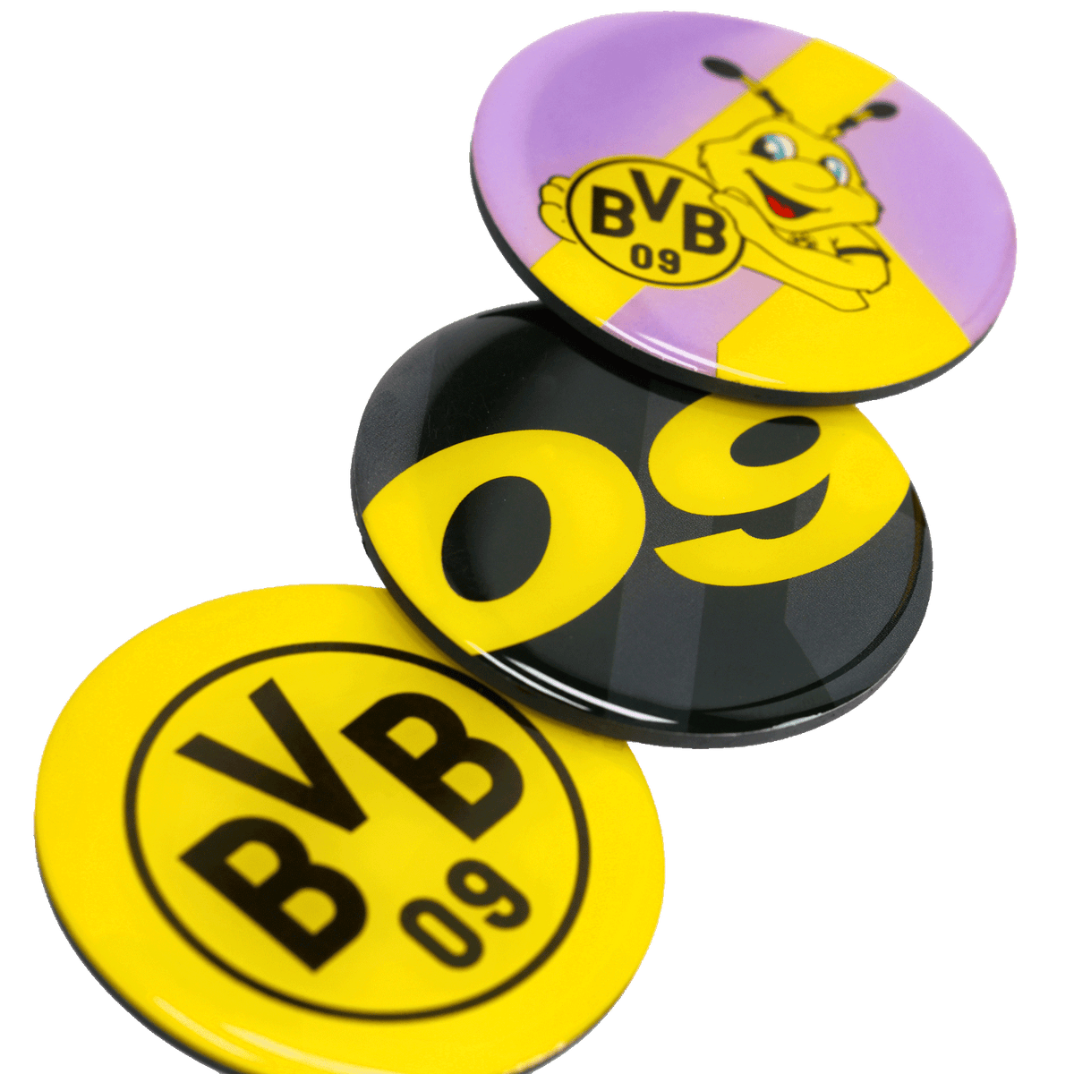 Set mit drei BVB Magneten im schwarzgelben Design, inklusive EMMA-Motiv und Vereinslogo, hochwertiges Accessoire für Fans.