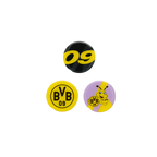 Lot de trois aimants du BVB avec le logo du club, le chiffre 09 en noir et jaune et le motif EMMA en violet et jaune, comme articles de supporters.