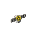 Silberfarbener BVB-Pin mit gelbem Emblem und der Jahreszahl 1909, perfekt für Fans von Borussia Dortmund.