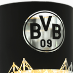 黑色多特蒙德（BVB）灯笼，饰有发光球场图案和透明的多特蒙德队徽，是球迷装饰的理想之选。