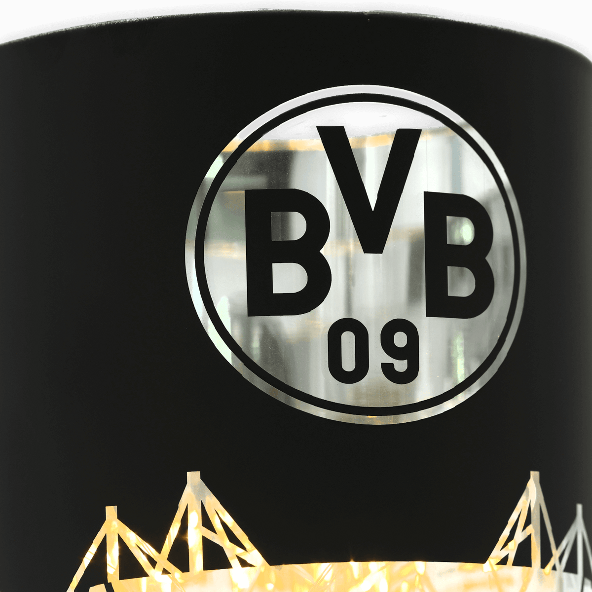 Schwarzes BVB-Windlicht mit beleuchtetem Stadionmotiv und transparentem Borussia Dortmund Logo, ideal als Fan-Dekoration.