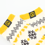 Warm BVB Winter Wonder cabin socks with a black-and-yellow design, snowflake pattern, and BVB 09 logo—perfect for cold days.