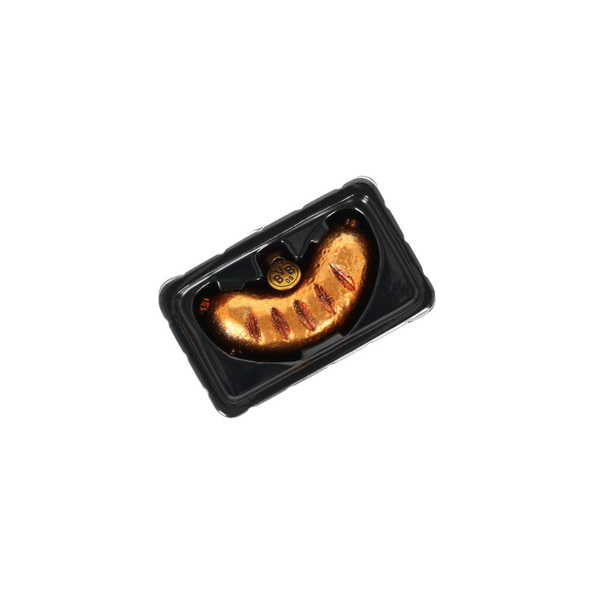 Glänzend braune BVB-Wurst mit Grillstreifen in schwarzer Verpackung und BVB-Logo, diagonale Perspektive, ideal für Fans von Borussia Dortmund.