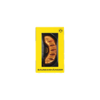 Adorno para el árbol de Navidad del Borussia Dortmund con forma de salchicha, presentado en un envase del BVB en colores negro y amarillo.