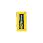 Baumanhänger in Form einer glänzenden grünen Flasche, verziert mit dem schwarzgelben BVB-Logo, in einer gelben Verpackung mit Sichtfenster.