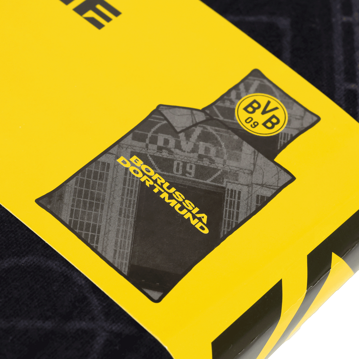 Parure de lit BVB Biber « Stadion » 135 x 200 cm, aux couleurs noir et jaune, avec un motif représentant Dortmund et le logo du BVB, idéale pour les supporters du Borussia Dortmund.