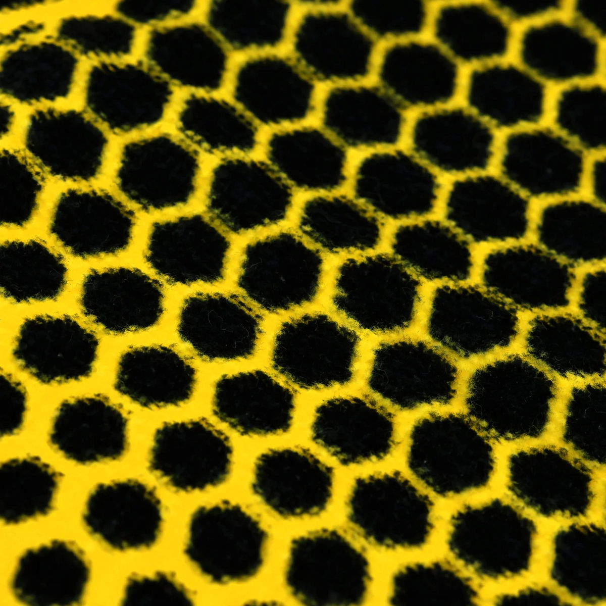Asciugamano magico del BVB a forma di pallone con un accattivante motivo nero e giallo, ideale per i tifosi del Borussia Dortmund.