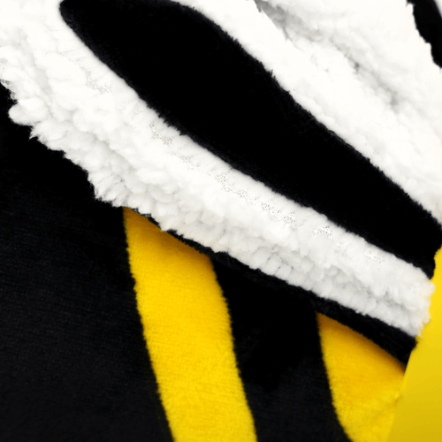 Schwarzgelbe BVB-Decke mit weicher Sherpa-Innenseite für Komfort und Design in Vereinsfarben.