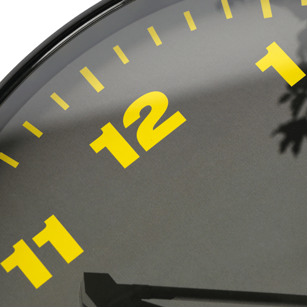 Reloj de pared del BVB con el diseño del estadio en negro y amarillo, ideal para los aficionados del Borussia Dortmund. Perfecto como elemento decorativo.