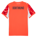 Rote Rückansicht des BVB-Torwarttrikots für die Saison 2025/26 mit Dortmund-Schriftzug und auffälligen Ärmeldetails in Rot und Weiß.