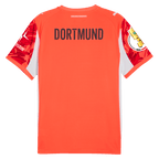 Rotes BVB-Torwarttrikot 2025/26, Rückansicht, schwarzer DORTMUND-Schriftzug, Puma-Logo, Fanartikel.