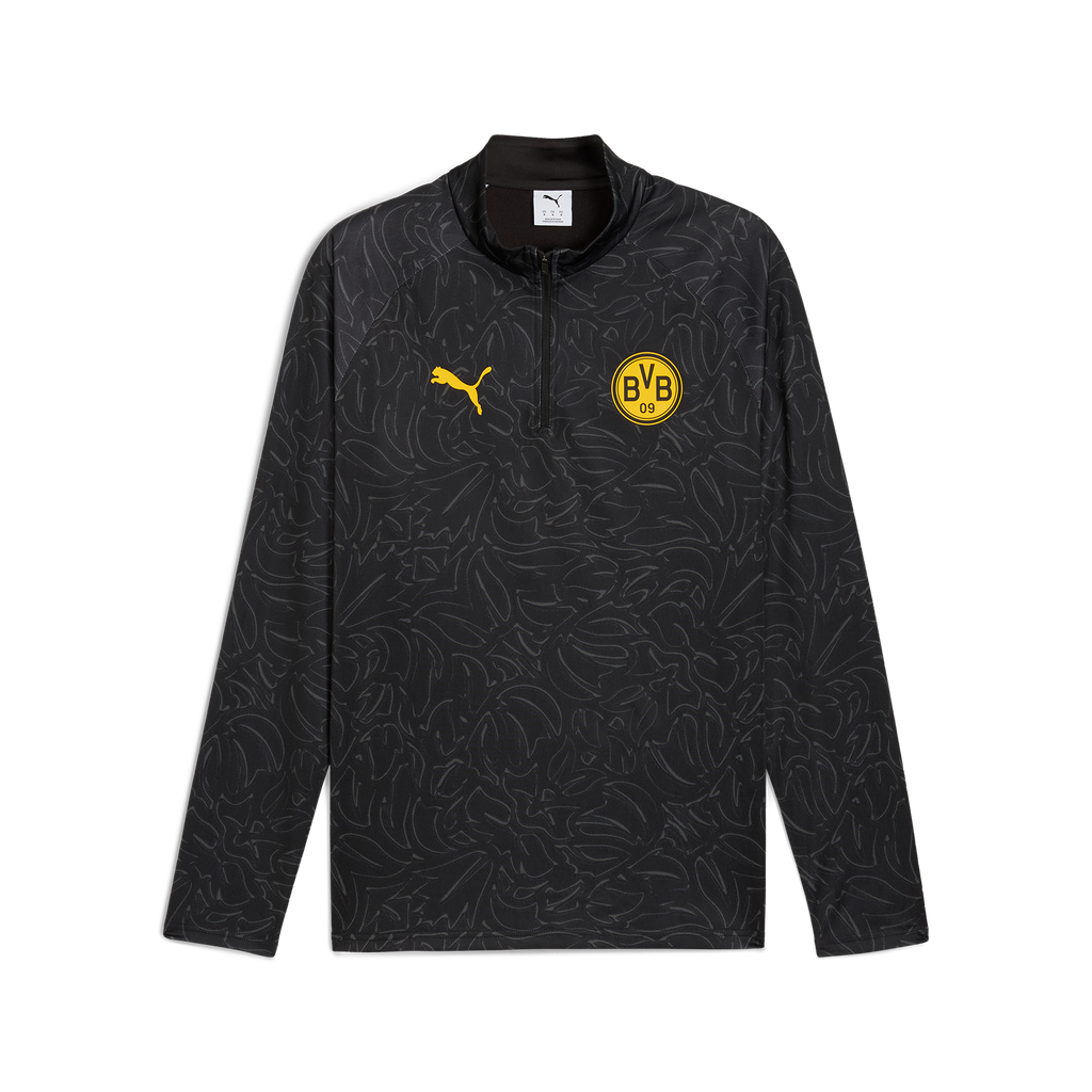 Schwarzes BVB Warm Up Zip-Shirt mit dezentem Muster, gelbem BVB-Logo und PUMA-Logo auf der Vorderseite, langärmelig, Teil der Kollektion 2025/2026.