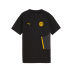 Le t-shirt noir BVB PUMA Tech Pocket pour enfants, orné d'un logo BVB jaune, d'un logo PUMA et d'une poche zippée jaune.