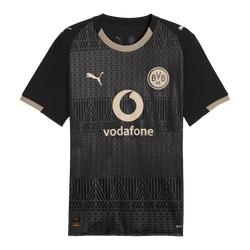 Maillot spécial du BVB « 100 ans de Rote Erde » en noir rehaussé de touches dorées, orné d'un motif géométrique, du logo PUMA, de l'emblème du BVB et du logo Vodafone sur la poitrine.