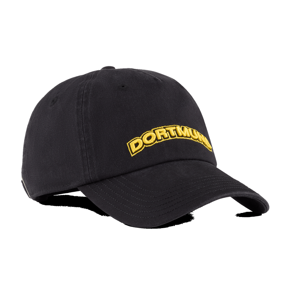 Casquette noire BVB-PUMA avec l'inscription « DORTMUND » en jaune, idéale pour les supporters du Borussia Dortmund et pour des tenues décontractées élégantes.