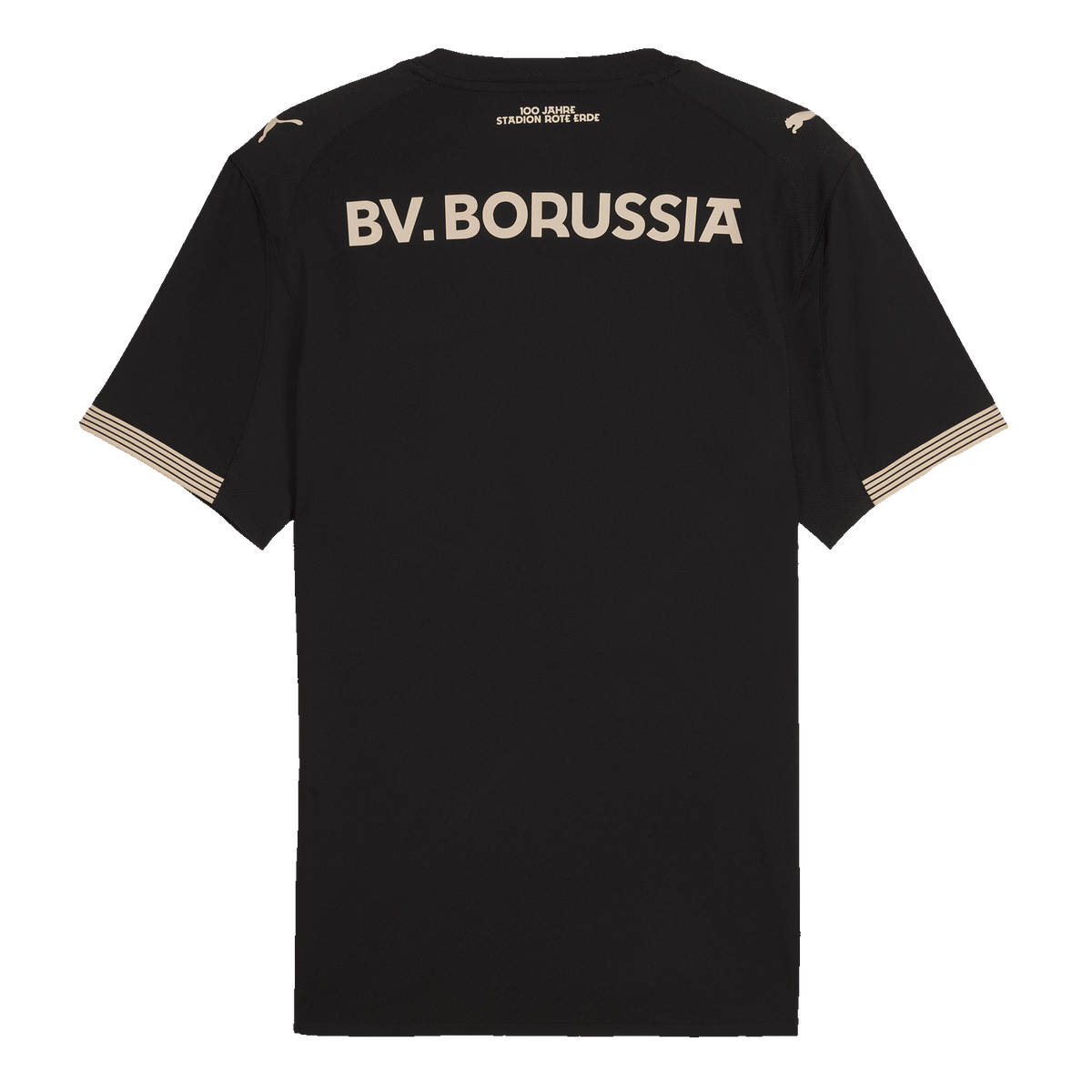Rückansicht des schwarzen BVB-Sondertrikots 100 Jahre Rote Erde mit goldenem BV. Borussia Schriftzug auf dem Rücken und Puma-Logo auf den Schultern.