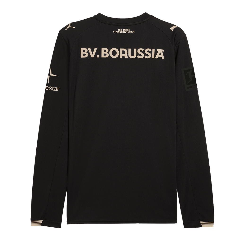 Schwarzes langärmliges BVB-Sondertrikot mit goldenem Design und dem Schriftzug 'BV. BORUSSIA' auf der Rückseite, entworfen zum Jubiläum 100 Jahre Rote Erde.