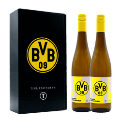 Le coffret cadeau du BVB contient deux bouteilles de Pinot gris de Tina Pfaffmann, présentées dans un élégant emballage noir et jaune arborant le logo du BVB en bonne place, idéal pour les supporters du Borussia Dortmund.
